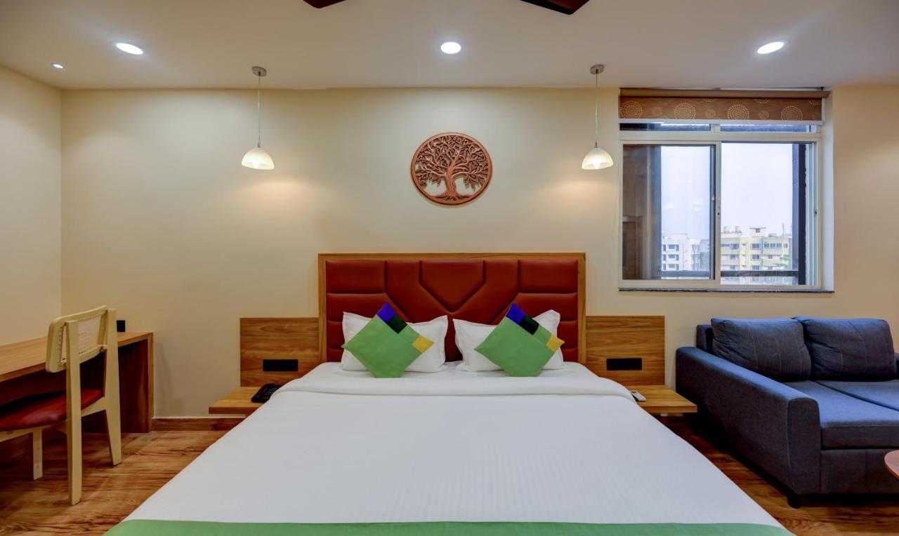 Treebo Aasma Downtown Hotel บูบันเนสชวาร์ ภายนอก รูปภาพ